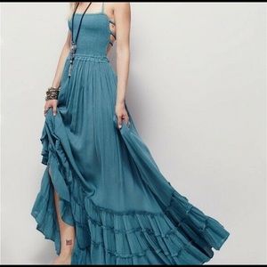 Free People Extratropical Maxi dress! Size small